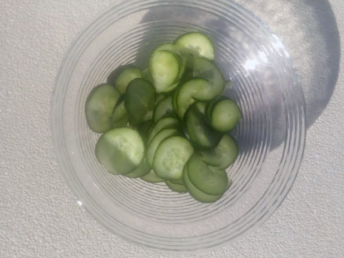 Kurkuma Gurkensalat ist lecker