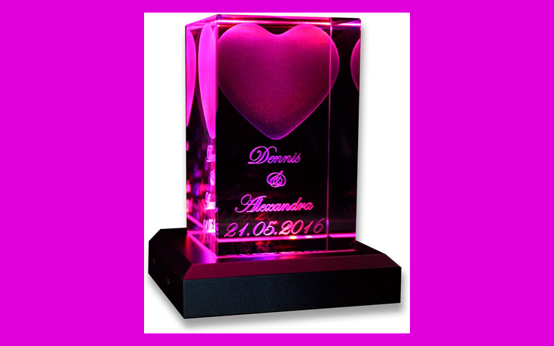 LED VIP-LASER 3D Glas Kristall mit Gravur I Herz aus zwei Händen mit Namen incl 